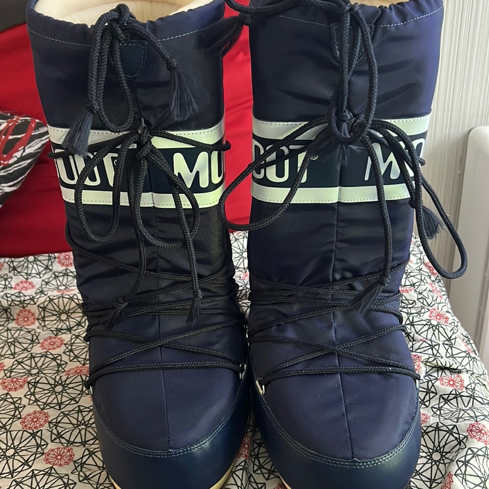 Moon boot